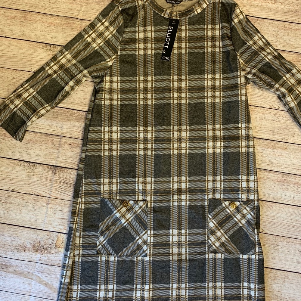 ❤️ 4 for $15 Sale/ Elliot and Vine Plaid dress